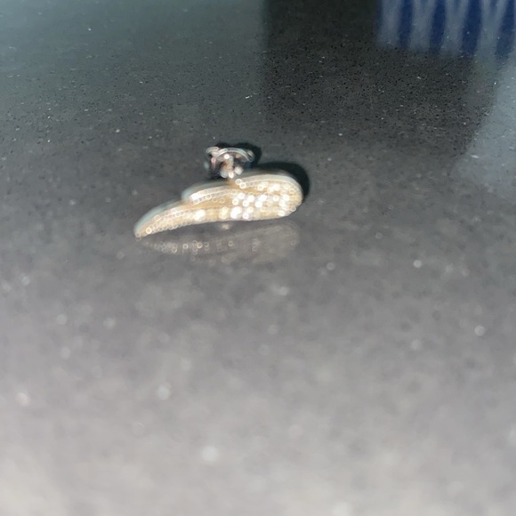 925 stamped Angel wing earring (ONLY ONE EARRING!) - Picture 4 of 8